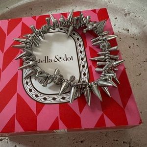STELLA AND DOT RENEGADE CLUSTER BRACELET LIKE NEW! SILVER
